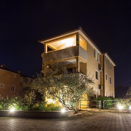 Apartment Ivana 2435 Malinska Dış mekan fotoğraf