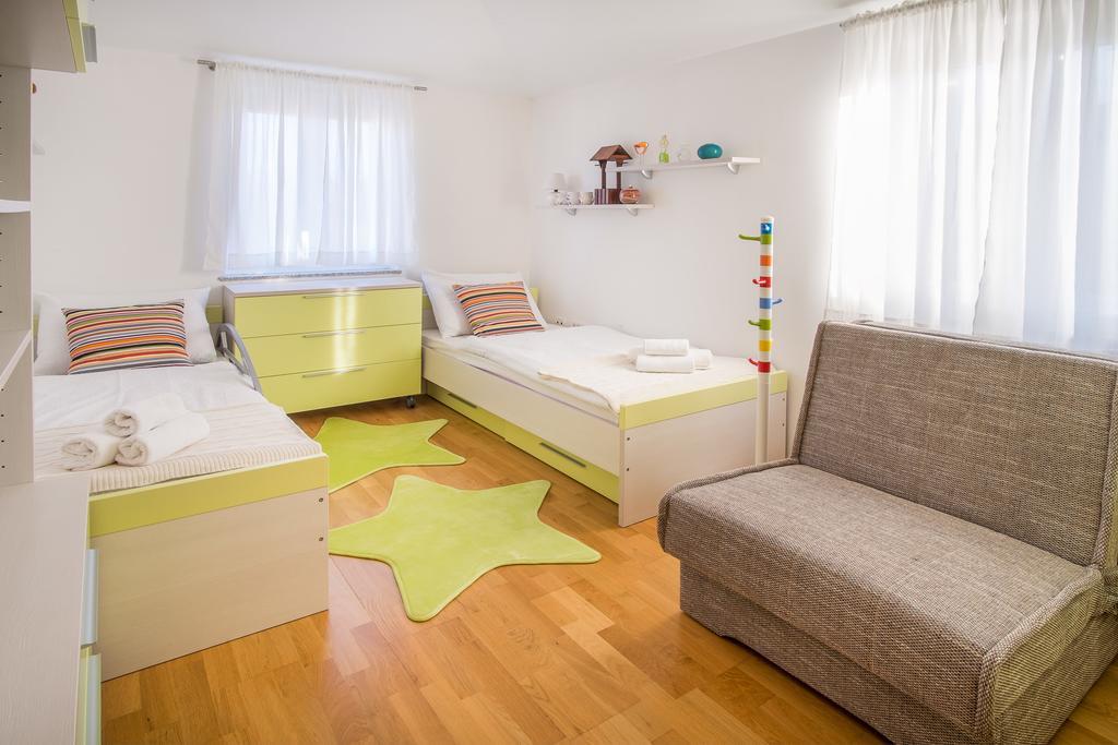 Apartment Ivana 2435 Malinska Dış mekan fotoğraf
